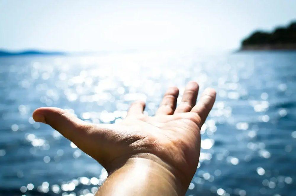 Stay Cool and Efficient: Office Tips for Surviving the UK Heatwave