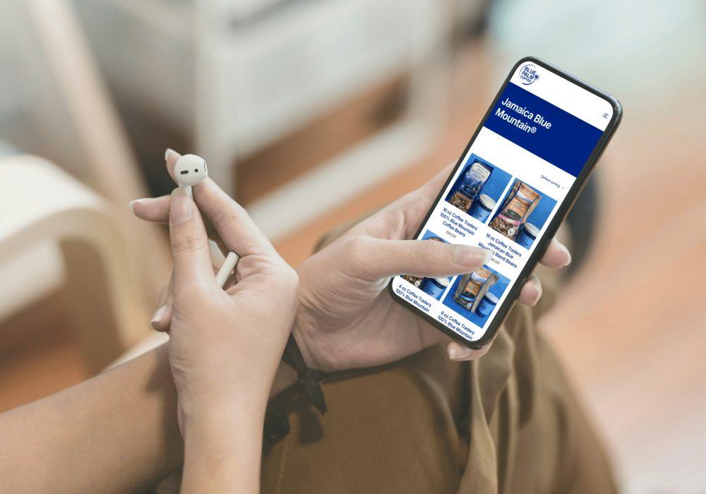 Wonderful WooCommerce! with a link to Contact
