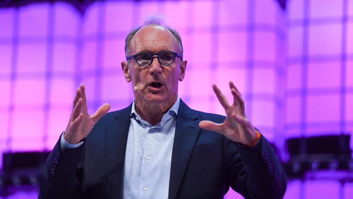 Sir Tim Berners-Lee launches the Contract for the Web at Web Summit 2018