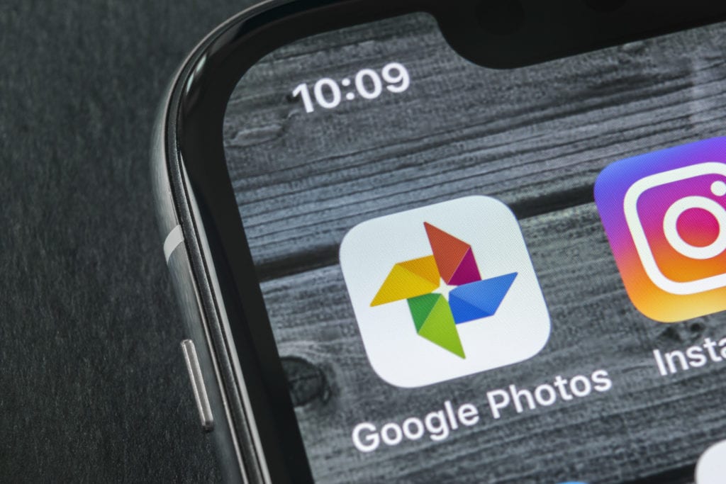 Google Photos plus application icon on Apple
