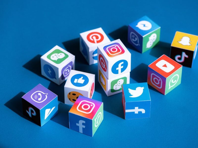 cubes with Social media icons